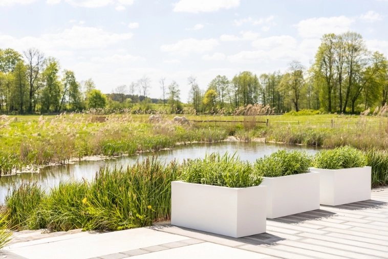 Nowoczesne donice prostokątne na balkon lub taras Monumo Lungo